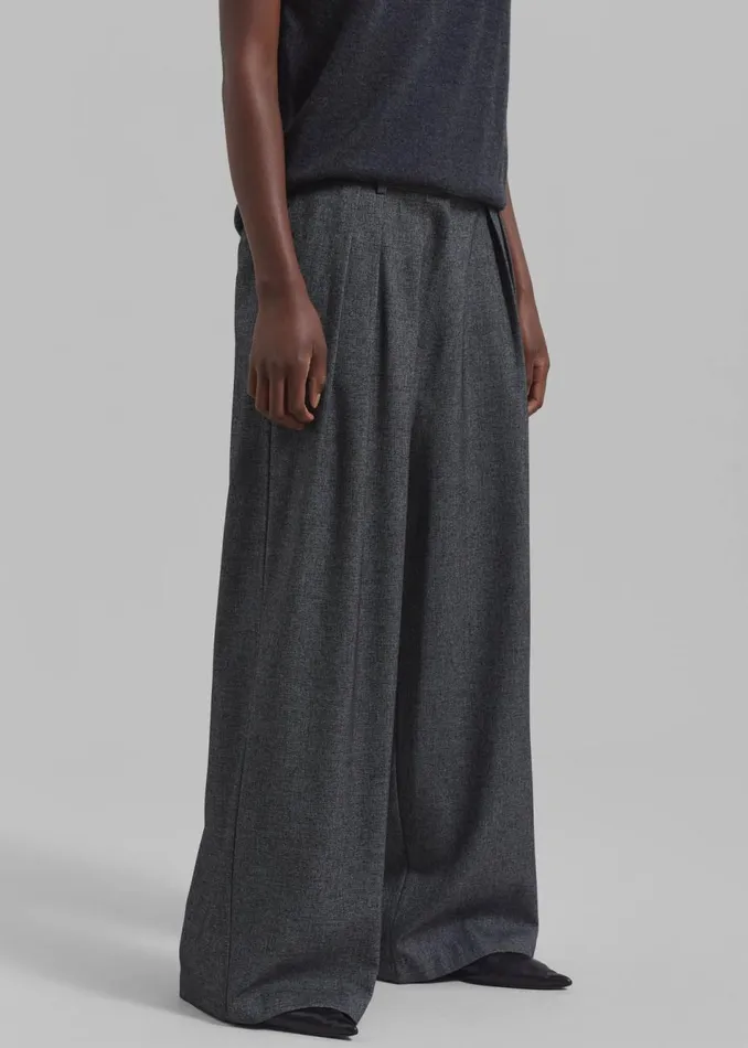 Women The Frankie Shop Bottoms Casey Pleated Trousers Charcoal