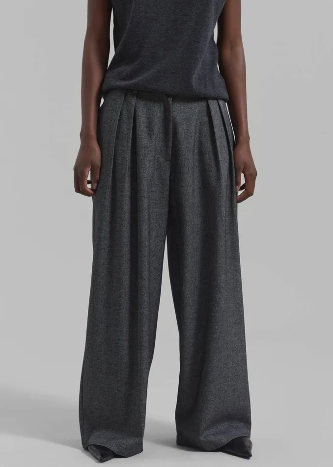Women The Frankie Shop Bottoms Casey Pleated Trousers Charcoal