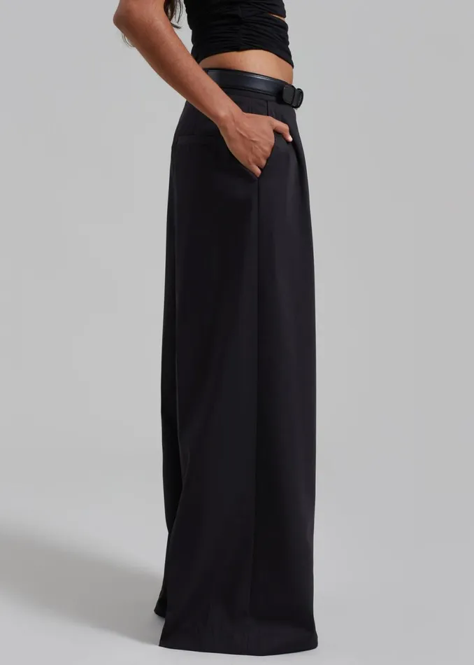 Women The Frankie Shop Bottoms Catalina Pleated Trousers Black