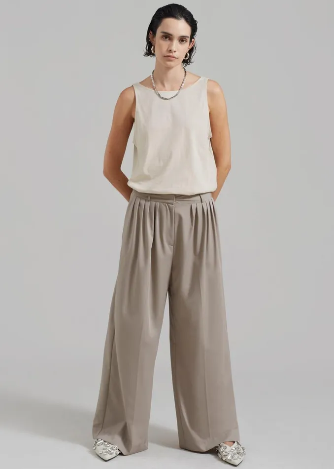 Women The Frankie Shop Bottoms Catalina Pleated Trousers Grey