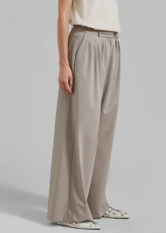 Women The Frankie Shop Bottoms Catalina Pleated Trousers Grey