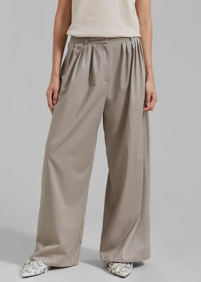 Women The Frankie Shop Bottoms Catalina Pleated Trousers Grey