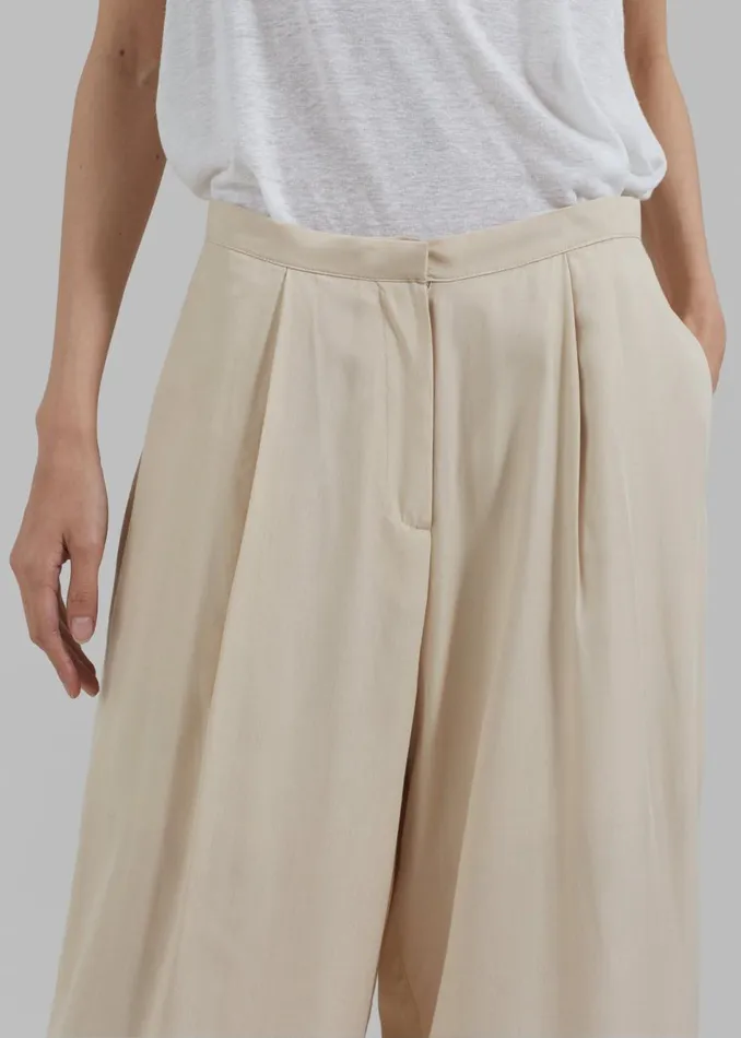Women The Frankie Shop Bottoms Colyn Trousers Beige