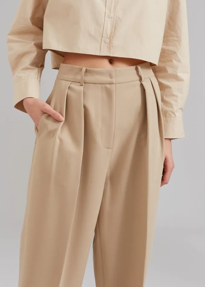 Women The Frankie Shop Bottoms Corrin Pleated Trousers Beige