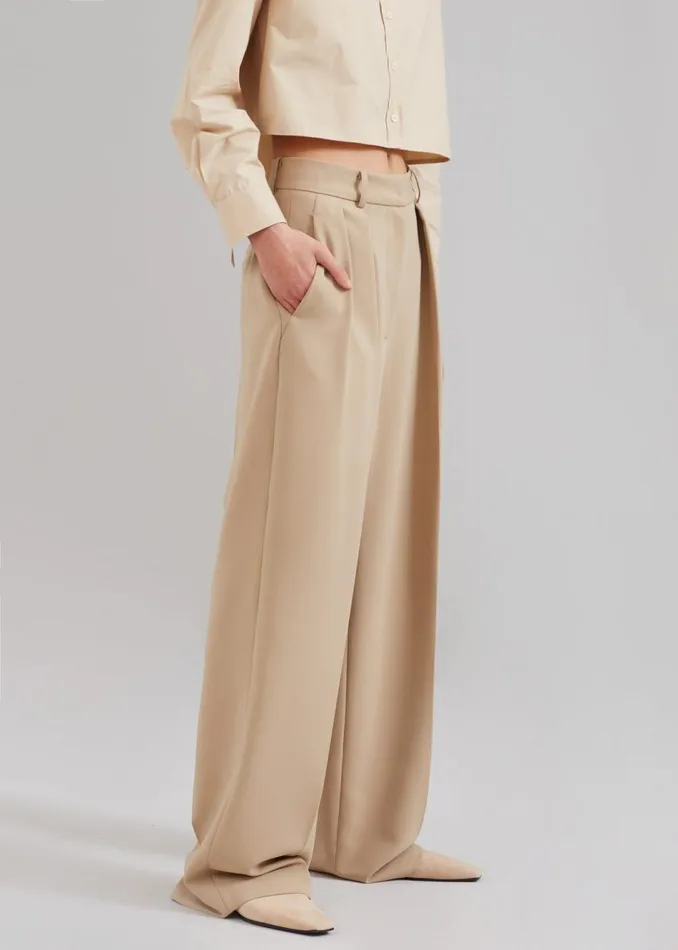 Women The Frankie Shop Bottoms Corrin Pleated Trousers Beige