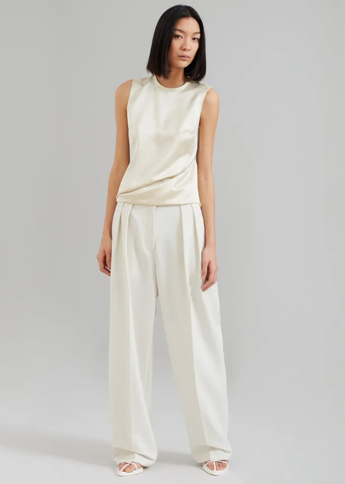Women The Frankie Shop Bottoms Corrin Pleated Trousers Ivory