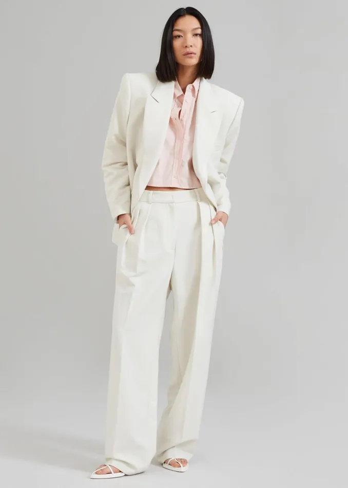 Women The Frankie Shop Bottoms Corrin Pleated Trousers Ivory