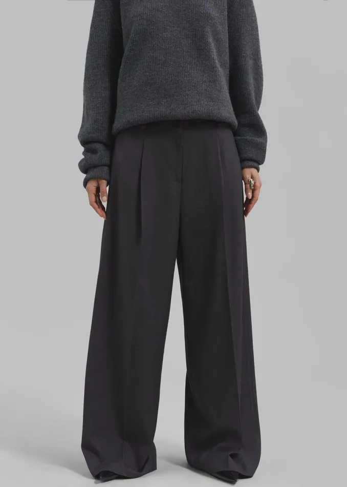 Women The Frankie Shop Bottoms Dariel Pleated Trousers Charcoal