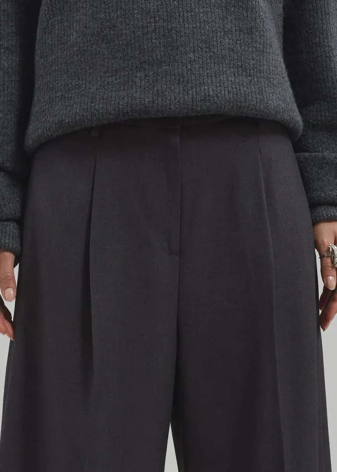Women The Frankie Shop Bottoms Dariel Pleated Trousers Charcoal