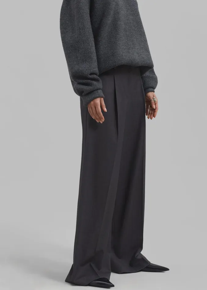 Women The Frankie Shop Bottoms Dariel Pleated Trousers Charcoal