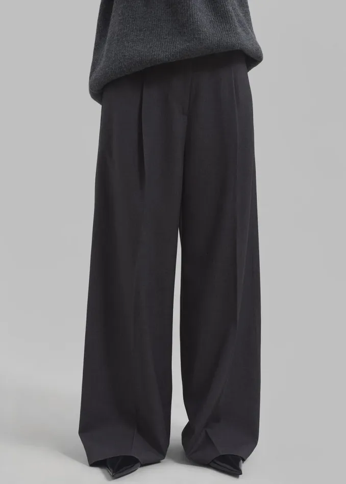 Women The Frankie Shop Bottoms Dariel Pleated Trousers Charcoal