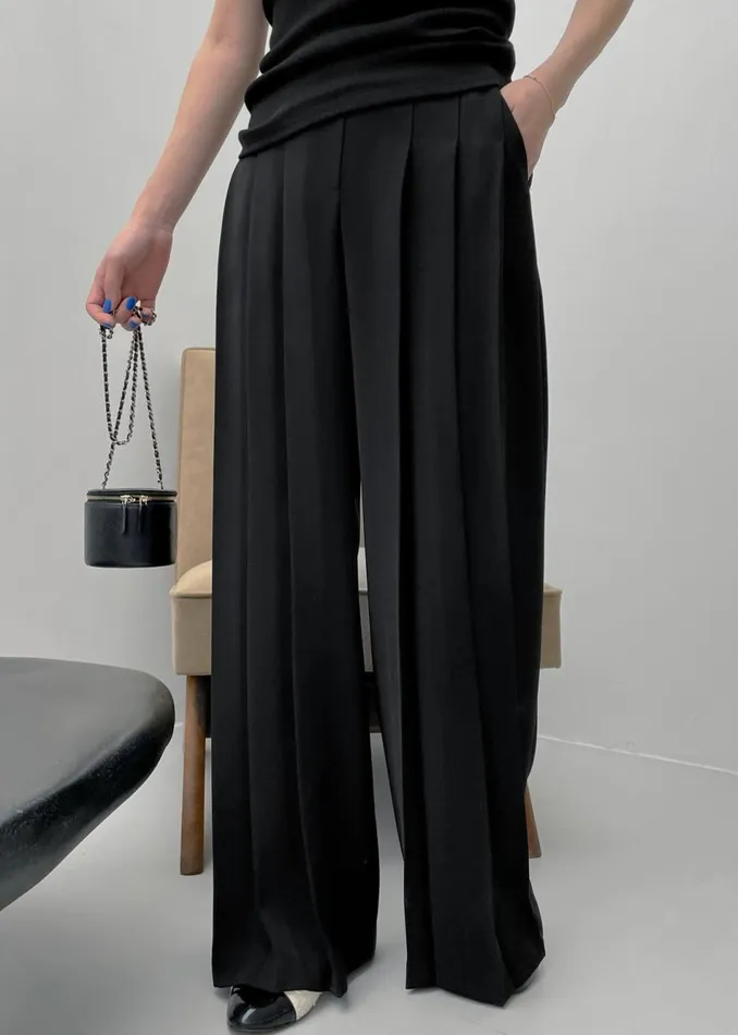 Women The Frankie Shop Bottoms Dillon Pleated Pants Black