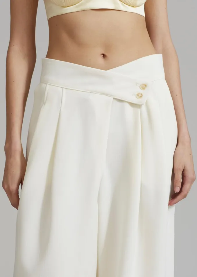 Women The Frankie Shop Bottoms Eloise Trousers Cream