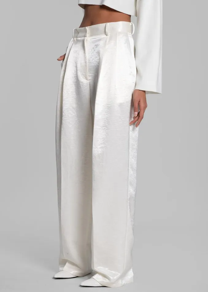 Women The Frankie Shop Bottoms Elvira Pleated Trousers Ivory