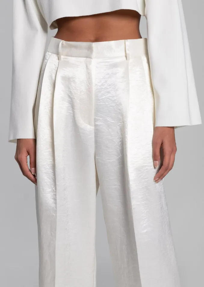 Women The Frankie Shop Bottoms Elvira Pleated Trousers Ivory
