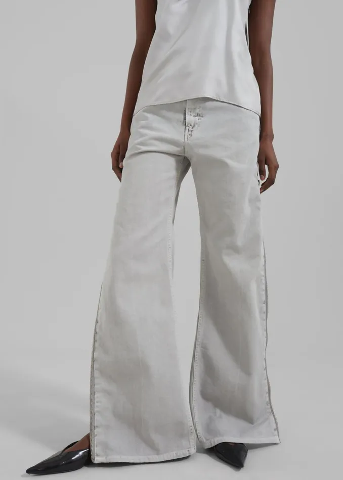 Women The Frankie Shop Bottoms Haikure Triumph Jeans Shifting Grey