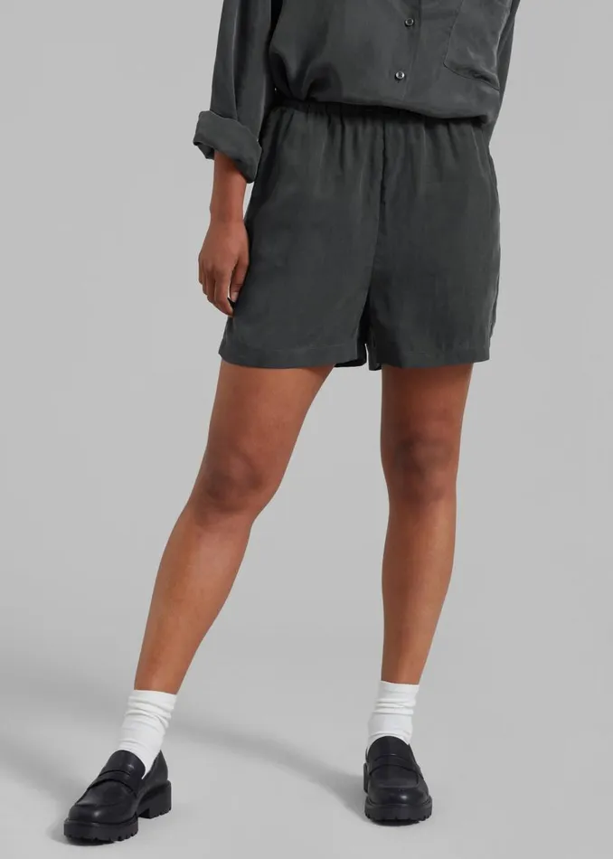 Women The Frankie Shop Bottoms Haneul Shorts Charcoal
