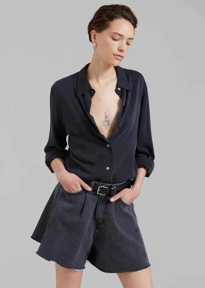 Women The Frankie Shop Bottoms Howell Denim Shorts Black Washed