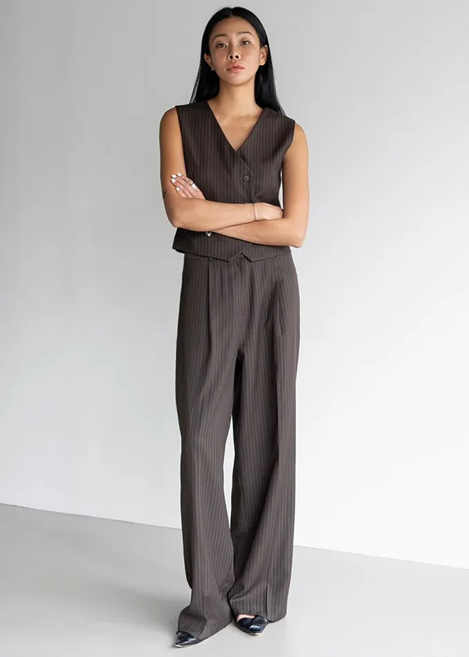 Women The Frankie Shop Bottoms Ivey Pintuck Trousers Brownwhite Pinstripe