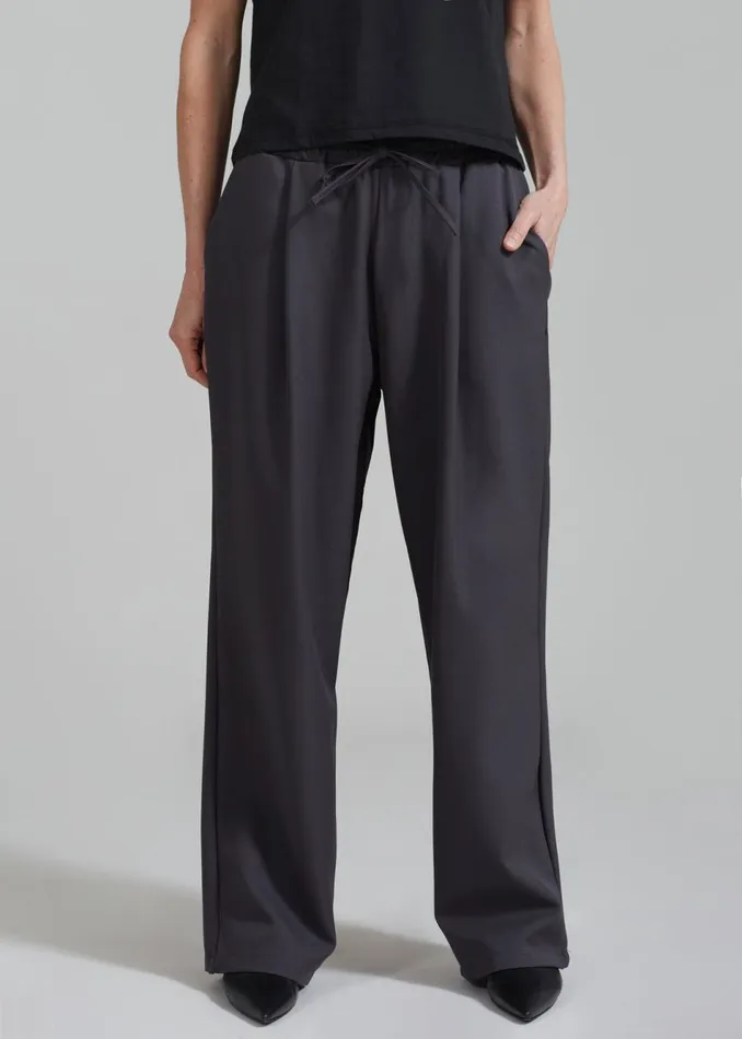 Women The Frankie Shop Bottoms Janell Pants Dark Grey