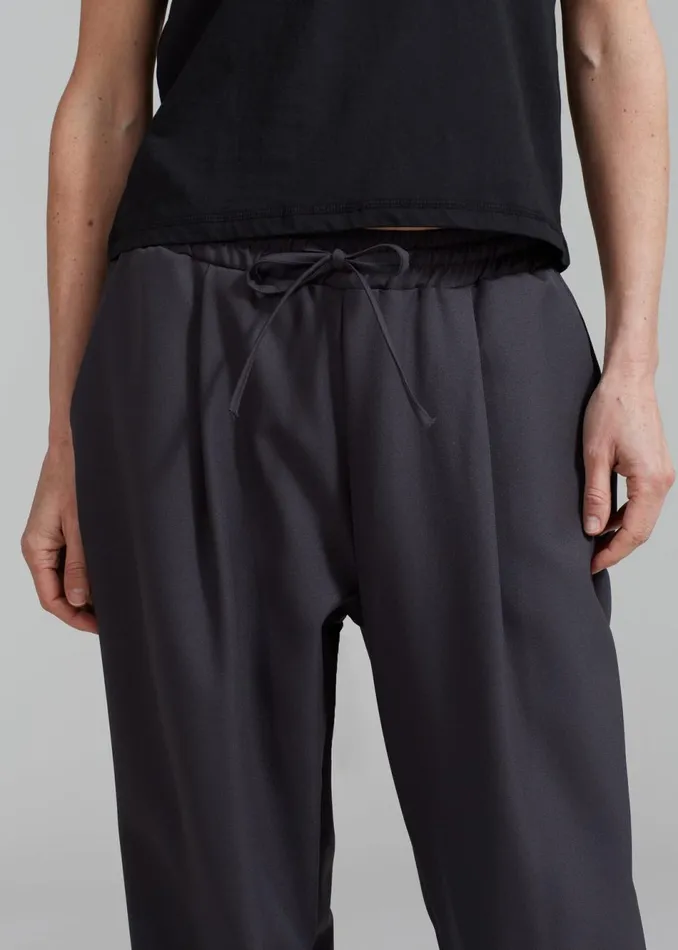 Women The Frankie Shop Bottoms Janell Pants Dark Grey