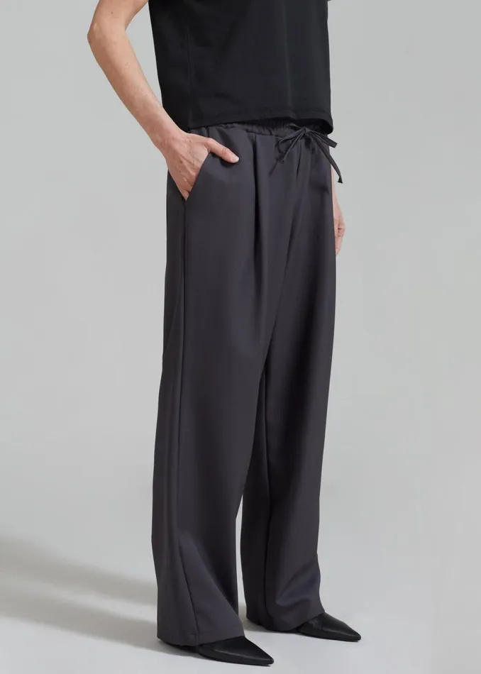 Women The Frankie Shop Bottoms Janell Pants Dark Grey