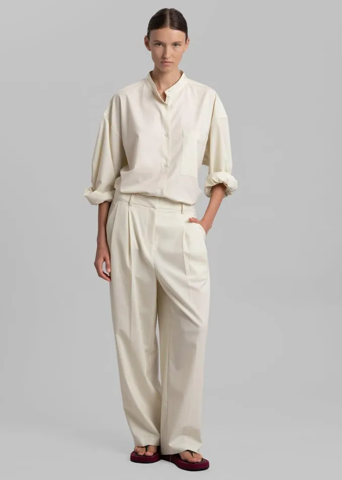 Women The Frankie Shop Bottoms Jour Pleated Pants Cream