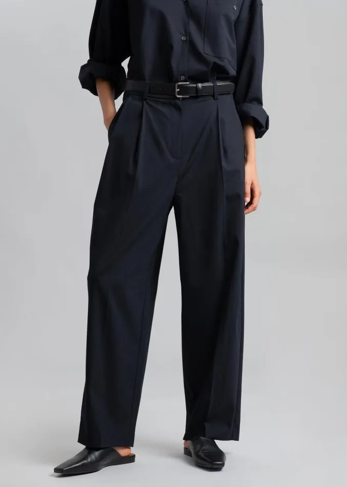 Women The Frankie Shop Bottoms Jour Pleated Pants Deep Navy