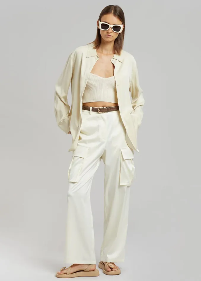 Women The Frankie Shop Bottoms Lauren Silky Cargo Pants Cream