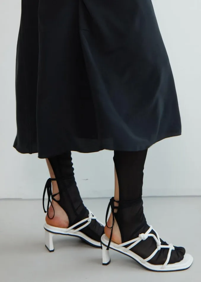 Women The Frankie Shop Bottoms Low Classic Hole Point Leggings Black