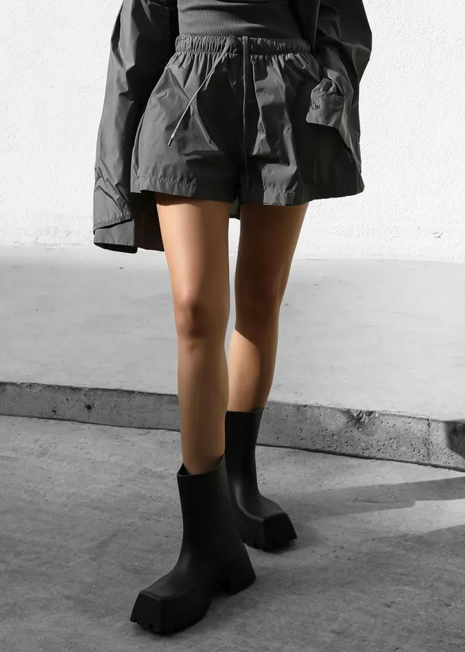 Women The Frankie Shop Bottoms Lucy Shorts Charcoal