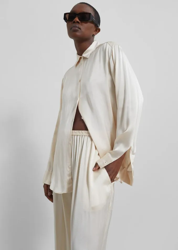 Women The Frankie Shop Bottoms Matteau Relaxed Satin Pant Ivory