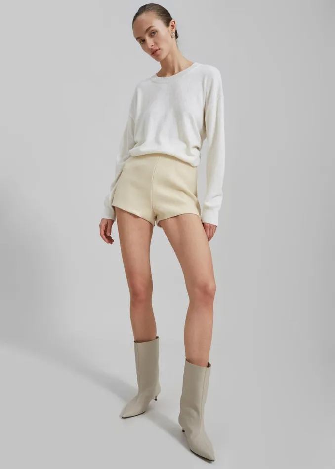 Women The Frankie Shop Bottoms Mira Hot Pants Cream