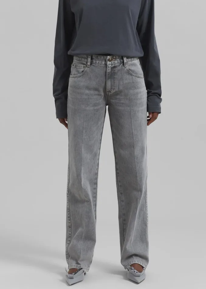Women The Frankie Shop Bottoms Montrose Straight Leg Jeans Grey Wash