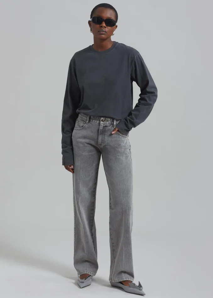 Women The Frankie Shop Bottoms Montrose Straight Leg Jeans Grey Wash