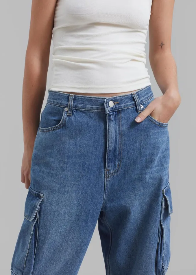 Women The Frankie Shop Bottoms Parker Denim Cargo Pants Medium Wash
