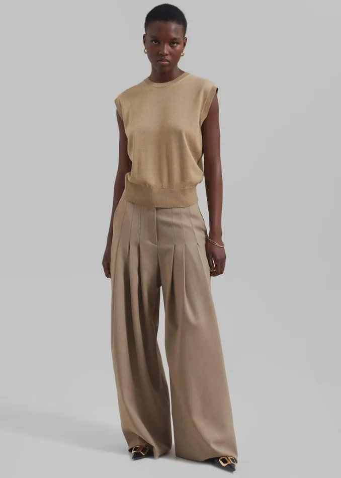 Women The Frankie Shop Bottoms Regina Pleated Trousers Camel