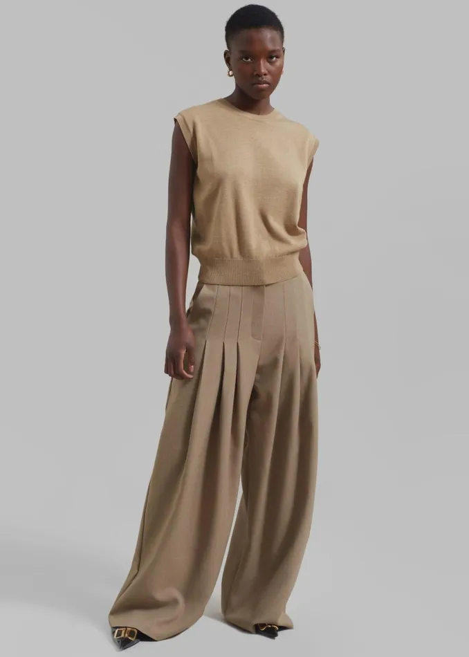 Women The Frankie Shop Bottoms Regina Pleated Trousers Camel