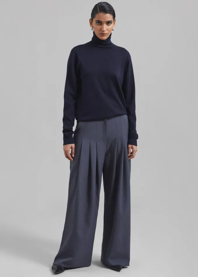 Women The Frankie Shop Bottoms Regina Pleated Trousers Grey