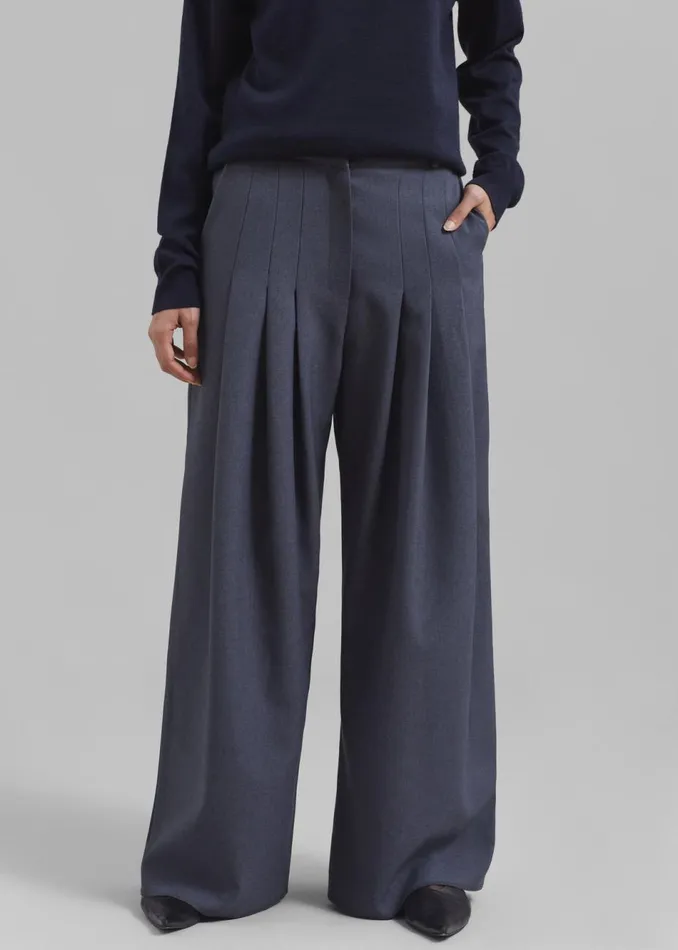 Women The Frankie Shop Bottoms Regina Pleated Trousers Grey