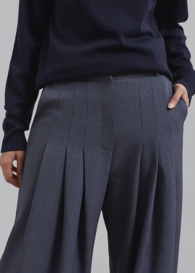 Women The Frankie Shop Bottoms Regina Pleated Trousers Grey
