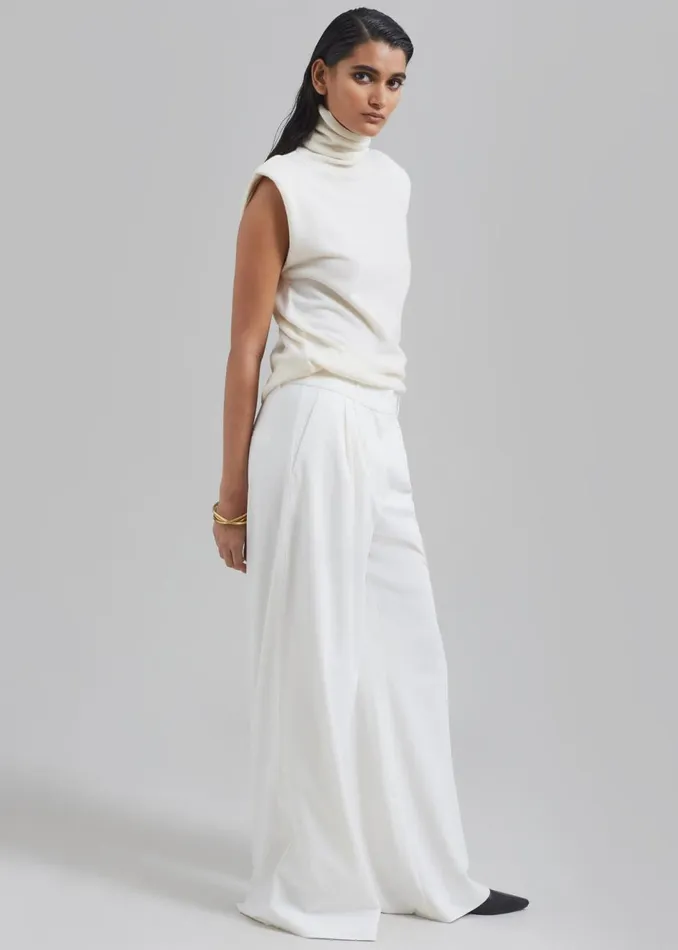 Women The Frankie Shop Bottoms Remain Wide Pants With Pleats Egret