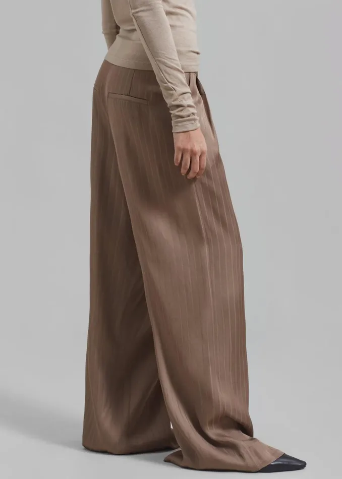 Women The Frankie Shop Bottoms REMAIN Wide Suiting Pants Timber Wolf