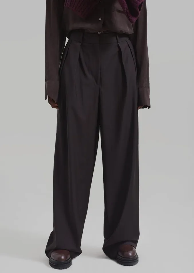 Women The Frankie Shop Bottoms Ripley Pleated Trousers Brown