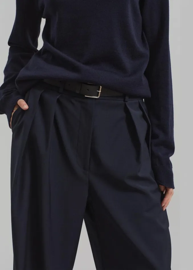Women The Frankie Shop Bottoms Ripley Pleated Trousers Navy