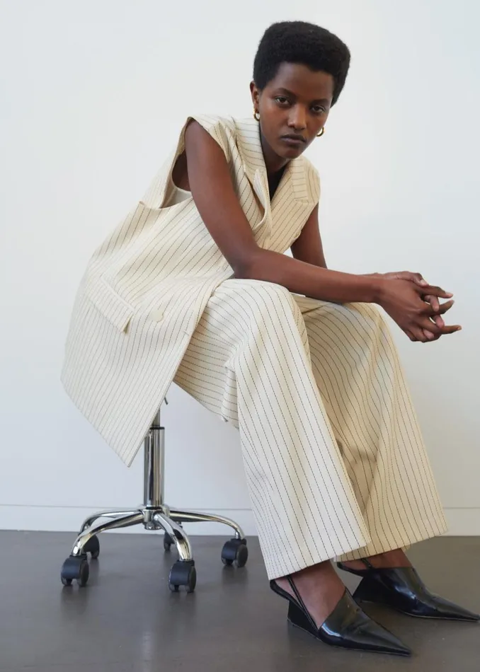 Women The Frankie Shop Bottoms Ripley Pleated Twill Trousers Light Beigeblack Pinstripe