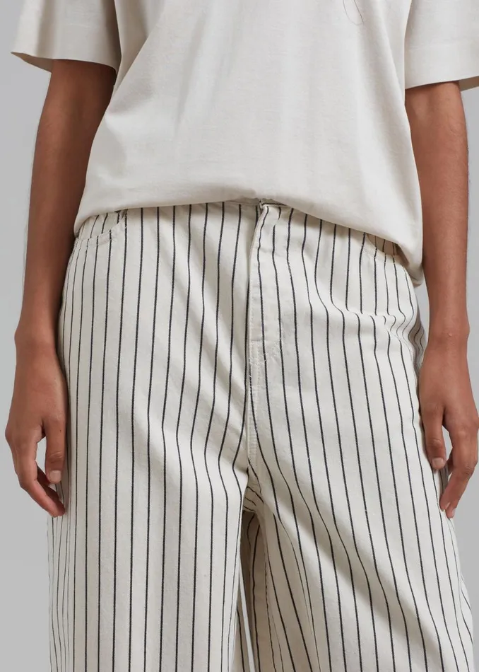 Women The Frankie Shop Bottoms Sasha Wide Leg Jeans Creamblack Stripe