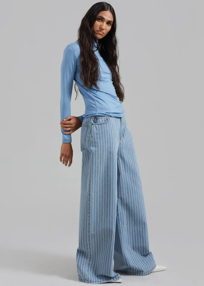Women The Frankie Shop Bottoms Sasha Wide Leg Jeans Light Bluewhite Stripe