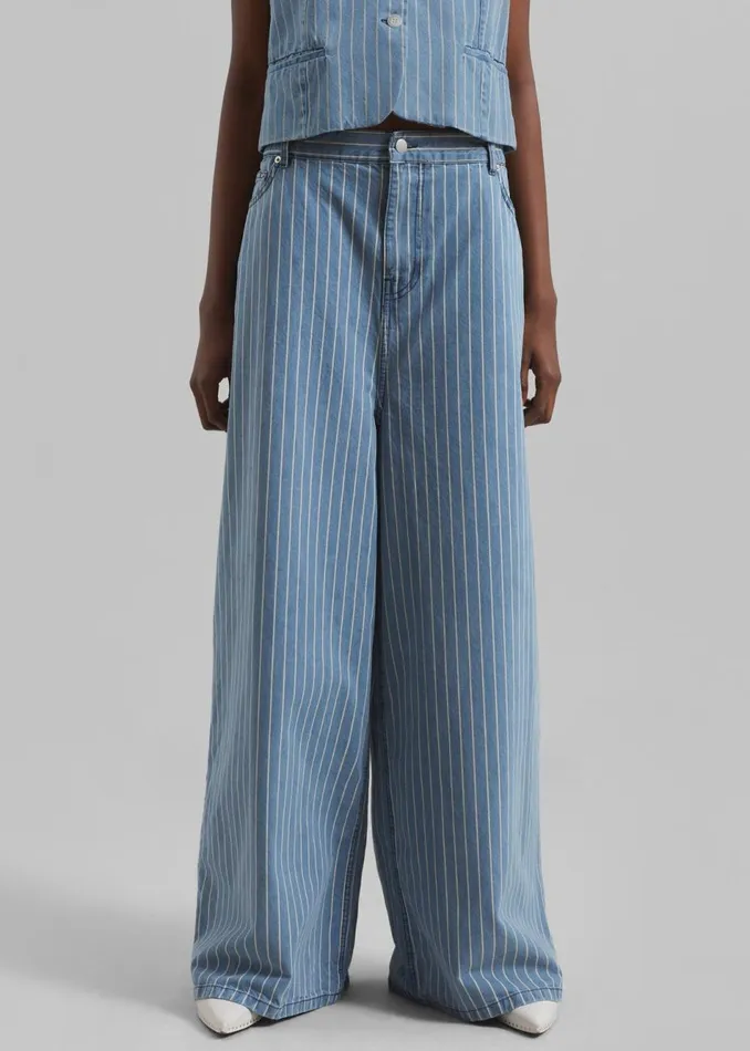 Women The Frankie Shop Bottoms Sasha Wide Leg Jeans Light Bluewhite Stripe