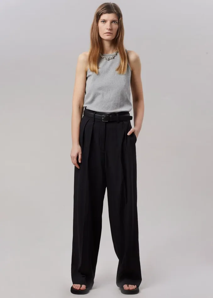 Women The Frankie Shop Bottoms Tansy Pleated Trousers Black